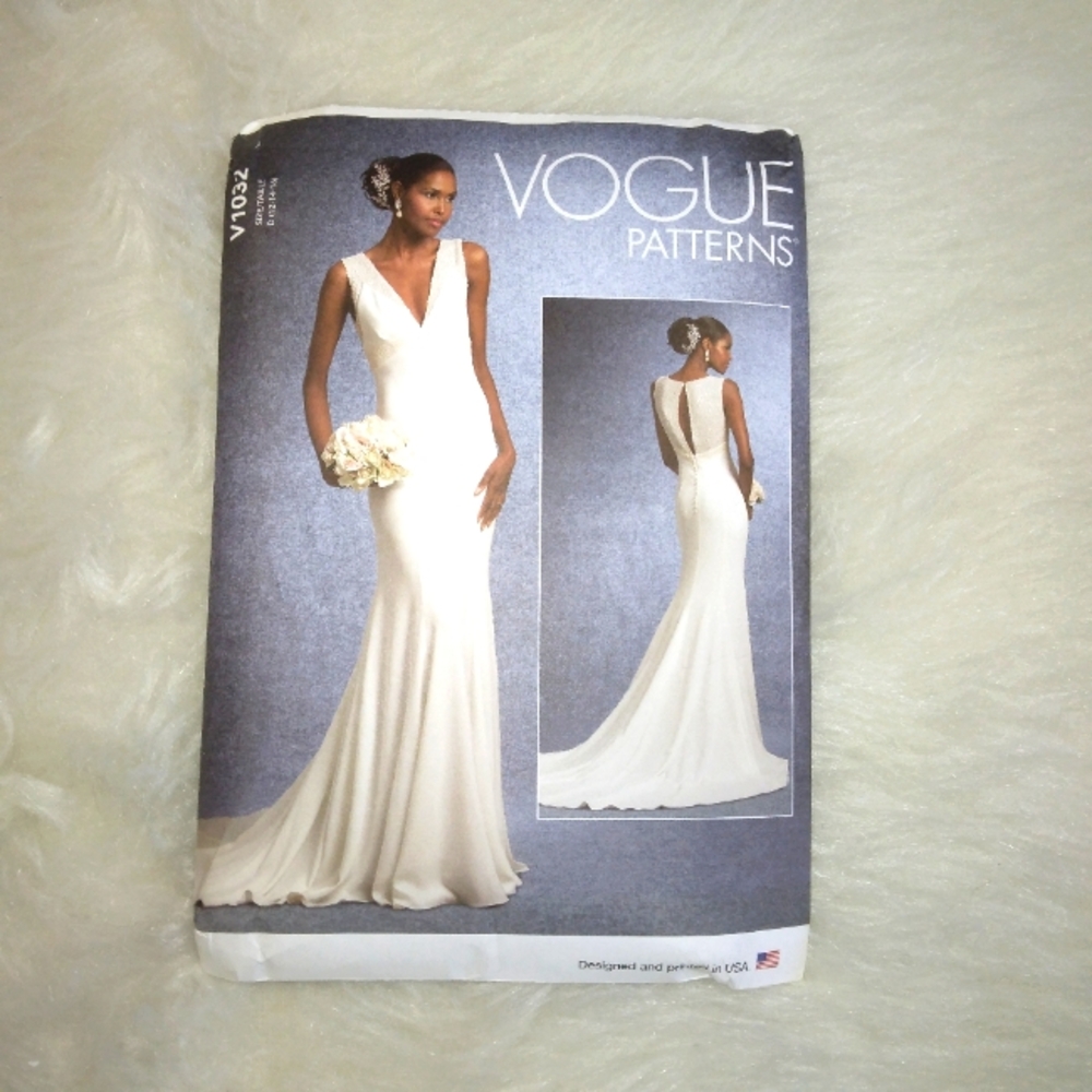 VOGUE V1032 Sz 12-16 wedding Dress Close fitting lined floor length rais…